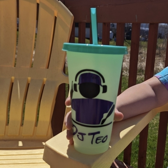 🎧DJ TEO 20oz COLOUR CHANGING TUMBLER - Picture 4 of 4